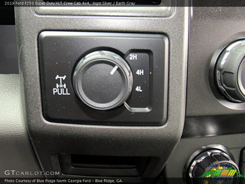 Ingot Silver / Earth Gray 2019 Ford F250 Super Duty XLT Crew Cab 4x4