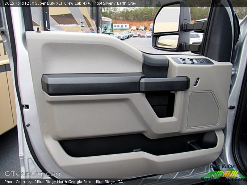 Ingot Silver / Earth Gray 2019 Ford F250 Super Duty XLT Crew Cab 4x4