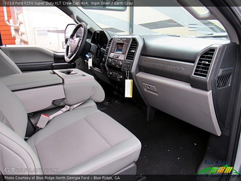 Ingot Silver / Earth Gray 2019 Ford F250 Super Duty XLT Crew Cab 4x4