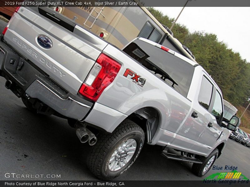 Ingot Silver / Earth Gray 2019 Ford F250 Super Duty XLT Crew Cab 4x4