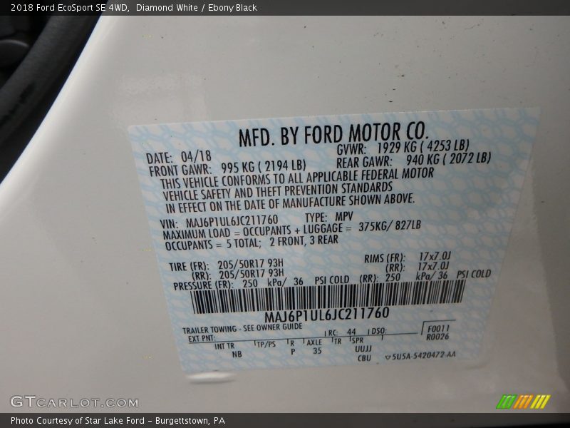 Diamond White / Ebony Black 2018 Ford EcoSport SE 4WD
