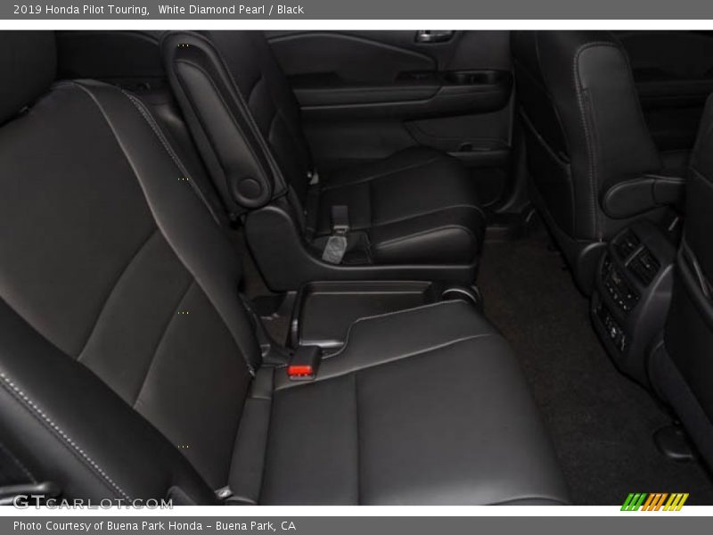 White Diamond Pearl / Black 2019 Honda Pilot Touring