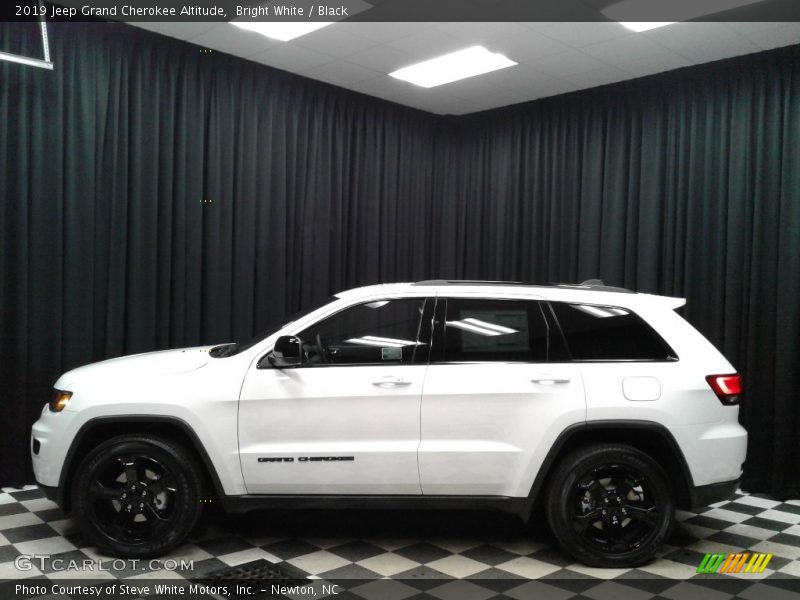 Bright White / Black 2019 Jeep Grand Cherokee Altitude