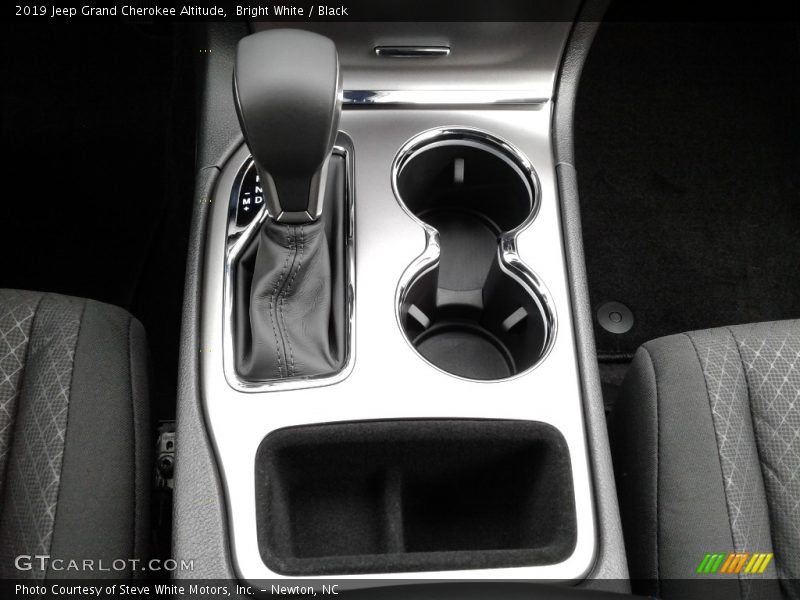 Bright White / Black 2019 Jeep Grand Cherokee Altitude