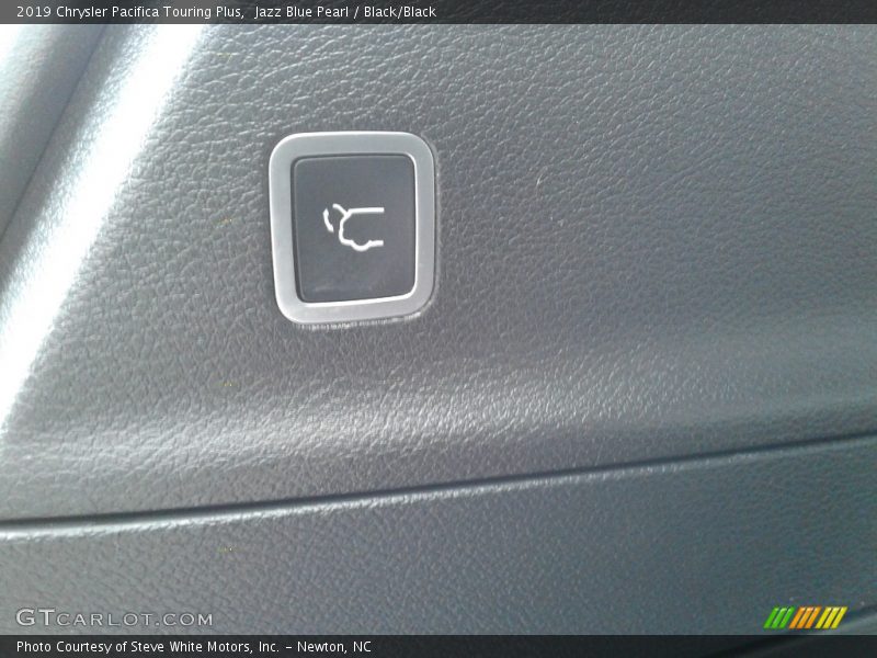 Jazz Blue Pearl / Black/Black 2019 Chrysler Pacifica Touring Plus