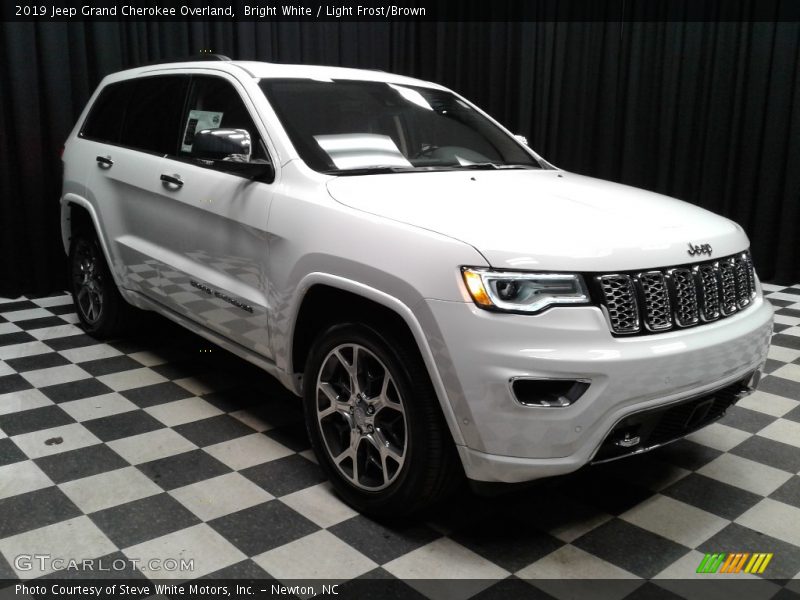 Bright White / Light Frost/Brown 2019 Jeep Grand Cherokee Overland