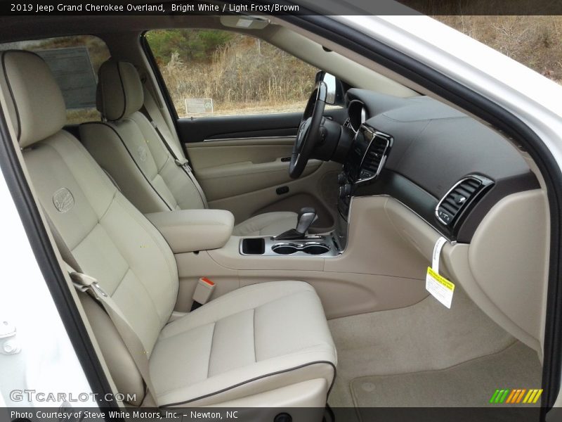 Front Seat of 2019 Grand Cherokee Overland