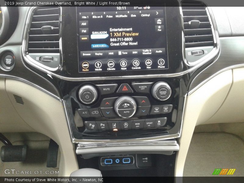 Controls of 2019 Grand Cherokee Overland