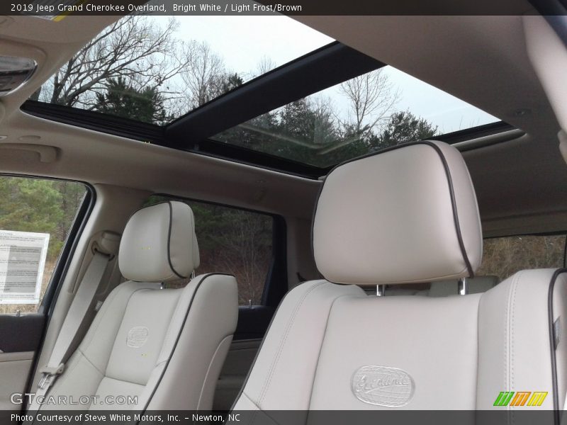 Sunroof of 2019 Grand Cherokee Overland