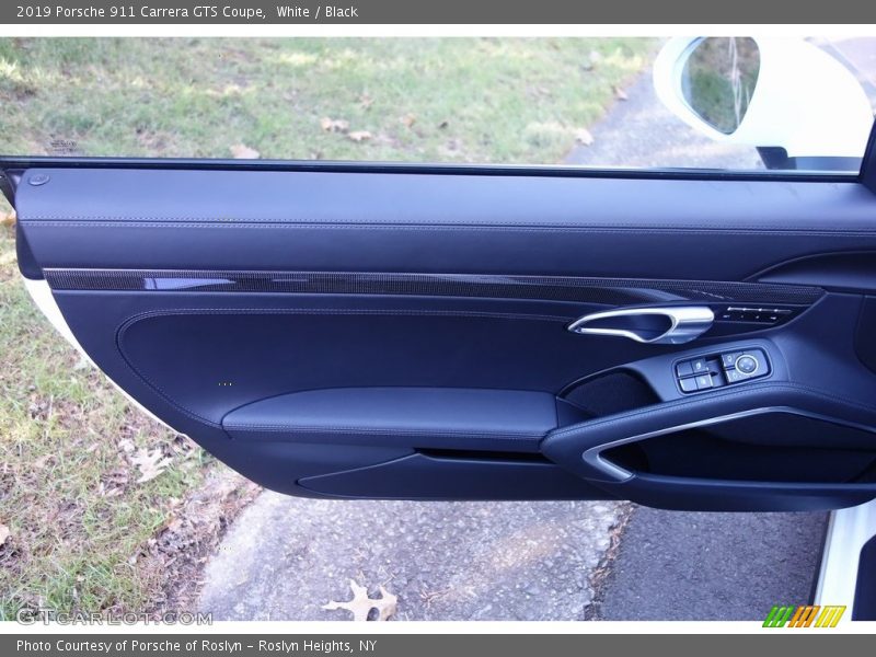 Door Panel of 2019 911 Carrera GTS Coupe