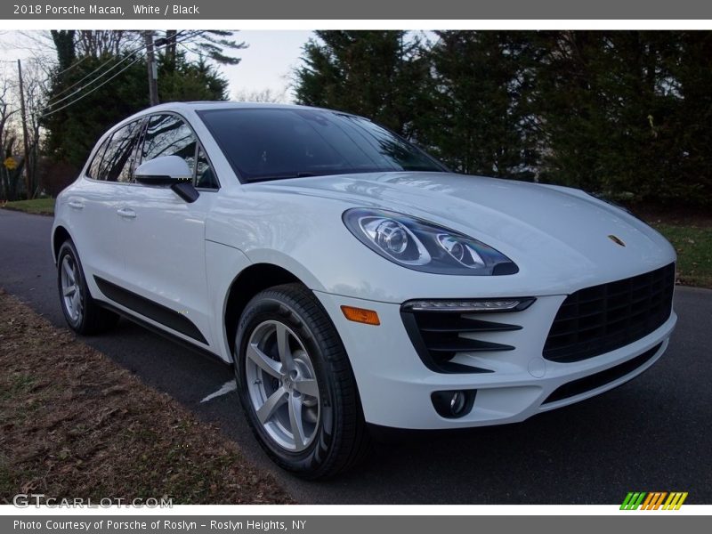 White / Black 2018 Porsche Macan