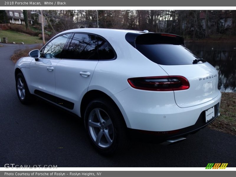 White / Black 2018 Porsche Macan