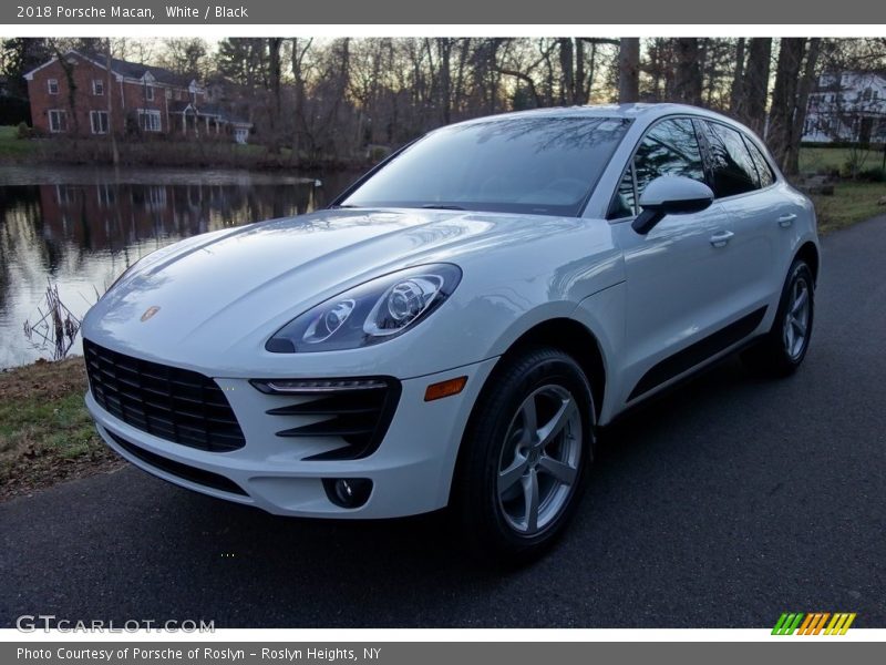 White / Black 2018 Porsche Macan