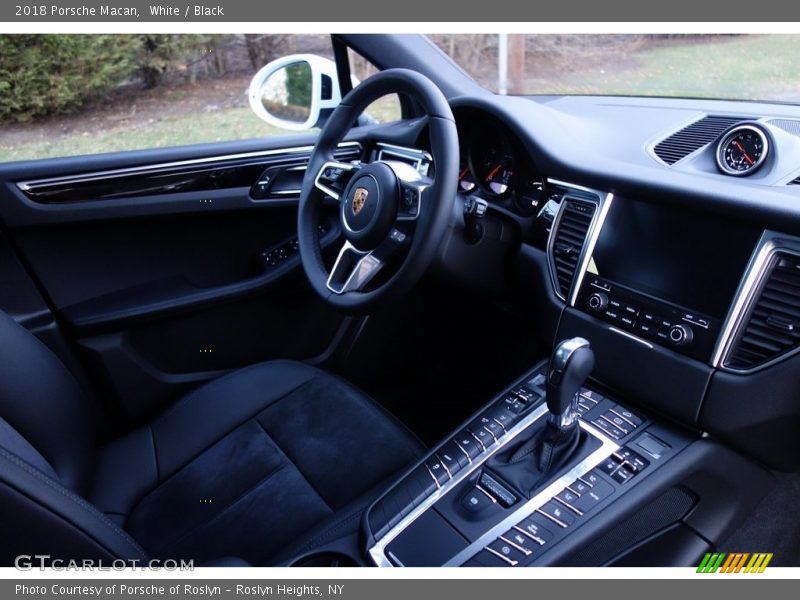 White / Black 2018 Porsche Macan