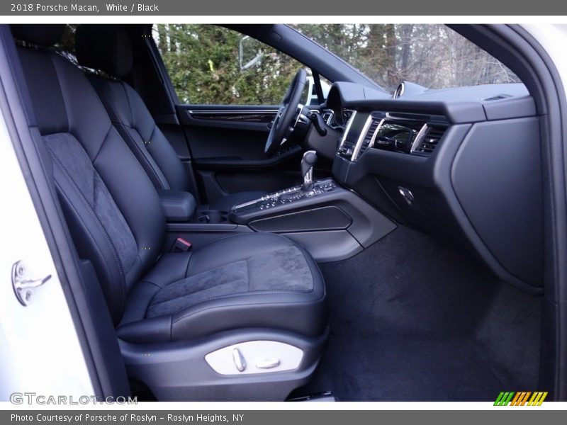 White / Black 2018 Porsche Macan