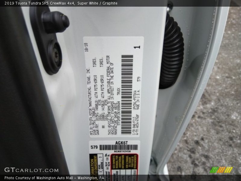 Super White / Graphite 2019 Toyota Tundra SR5 CrewMax 4x4