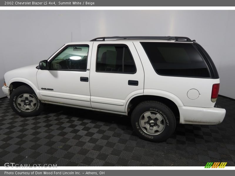 Summit White / Beige 2002 Chevrolet Blazer LS 4x4