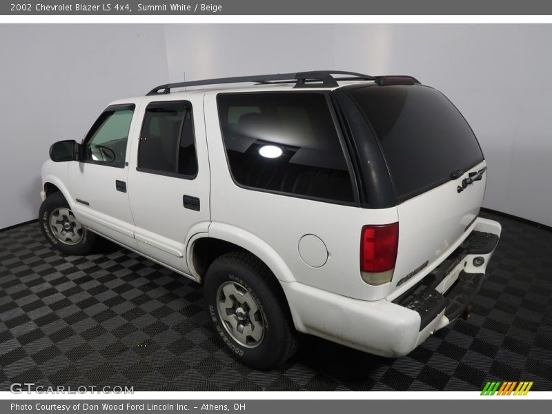 Summit White / Beige 2002 Chevrolet Blazer LS 4x4
