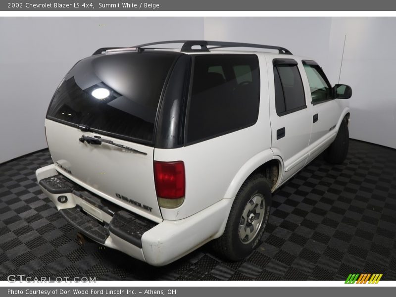 Summit White / Beige 2002 Chevrolet Blazer LS 4x4