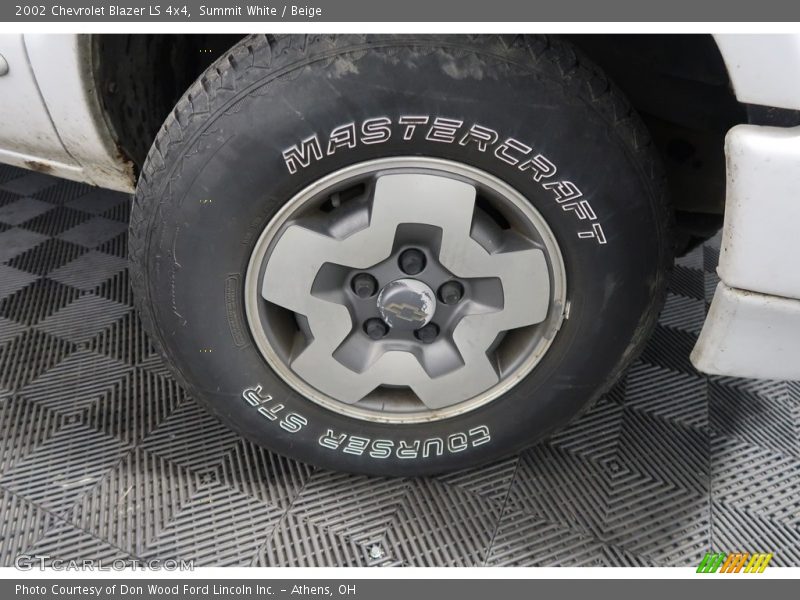 Summit White / Beige 2002 Chevrolet Blazer LS 4x4