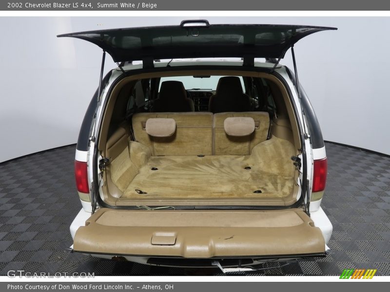 Summit White / Beige 2002 Chevrolet Blazer LS 4x4