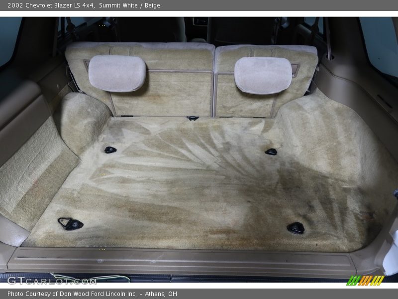 Summit White / Beige 2002 Chevrolet Blazer LS 4x4