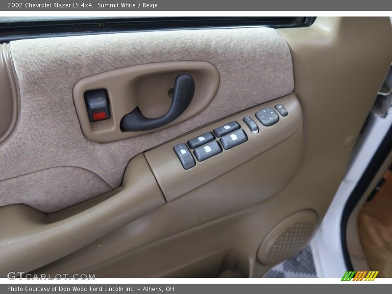 Summit White / Beige 2002 Chevrolet Blazer LS 4x4