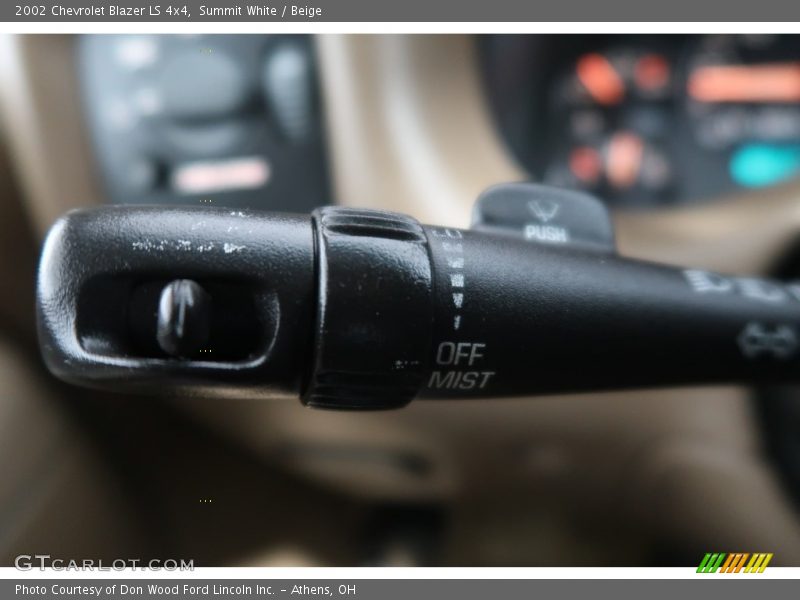 Summit White / Beige 2002 Chevrolet Blazer LS 4x4