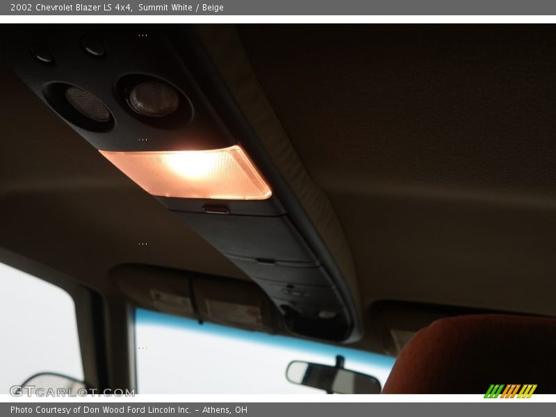 Summit White / Beige 2002 Chevrolet Blazer LS 4x4