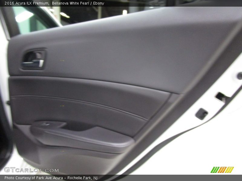 Bellanova White Pearl / Ebony 2016 Acura ILX Premium