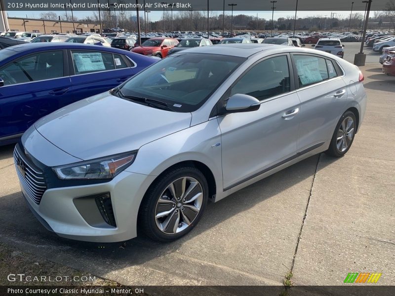 Front 3/4 View of 2019 Ioniq Hybrid Limited