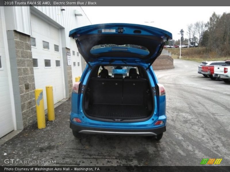 Electric Storm Blue / Black 2018 Toyota RAV4 SE AWD