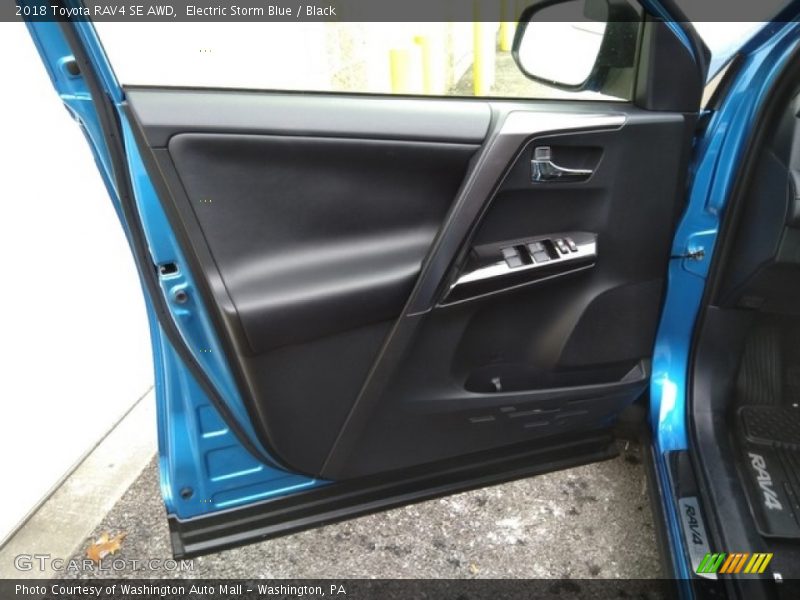 Electric Storm Blue / Black 2018 Toyota RAV4 SE AWD