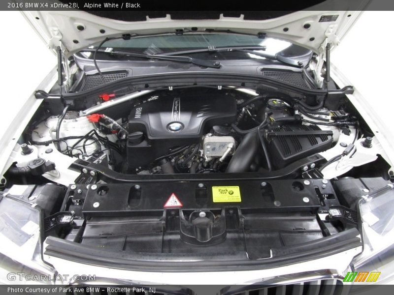 Alpine White / Black 2016 BMW X4 xDrive28i