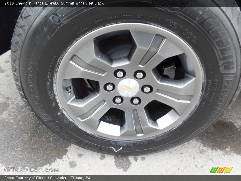 Summit White / Jet Black 2019 Chevrolet Tahoe LS 4WD
