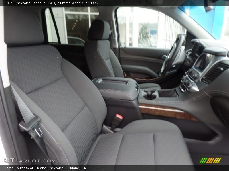 Summit White / Jet Black 2019 Chevrolet Tahoe LS 4WD