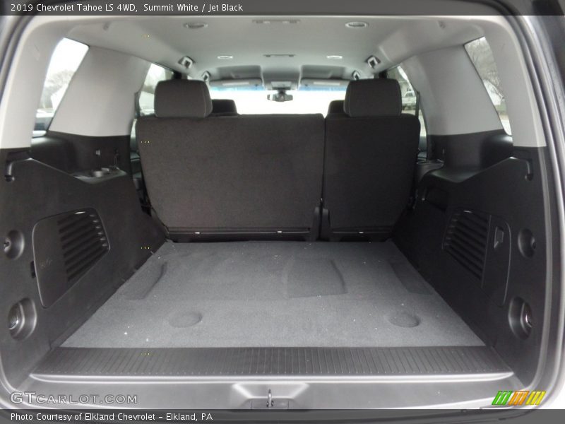 Summit White / Jet Black 2019 Chevrolet Tahoe LS 4WD