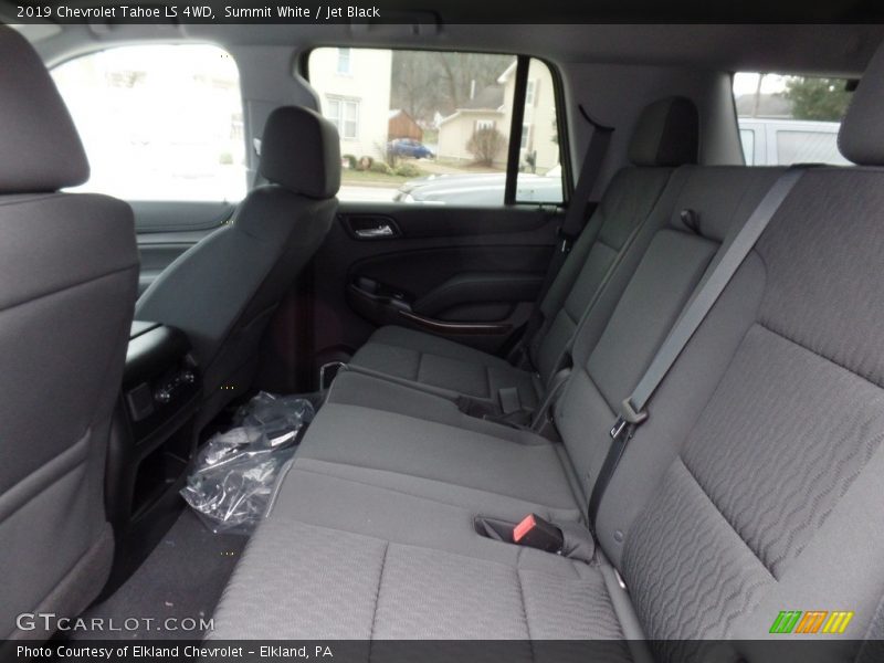 Summit White / Jet Black 2019 Chevrolet Tahoe LS 4WD