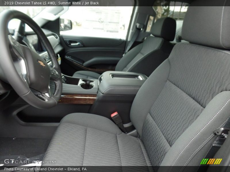 Summit White / Jet Black 2019 Chevrolet Tahoe LS 4WD