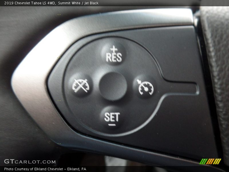 Summit White / Jet Black 2019 Chevrolet Tahoe LS 4WD