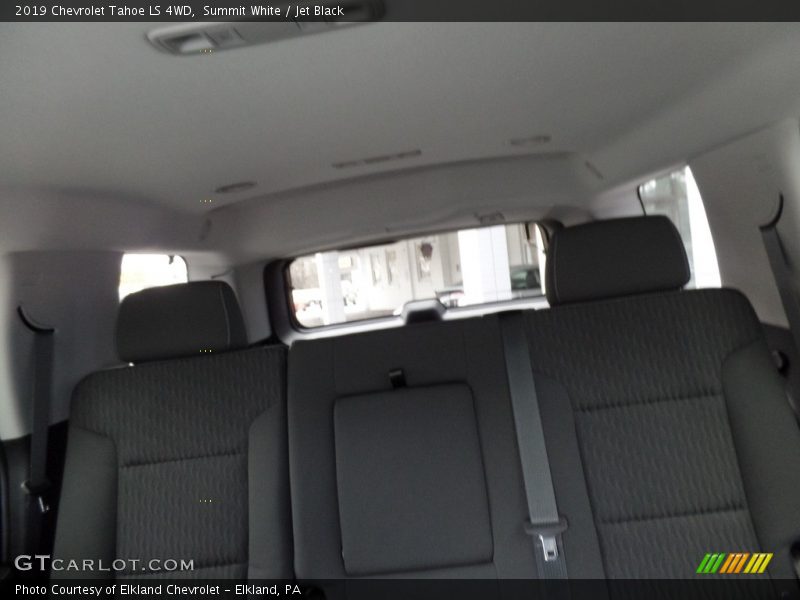 Summit White / Jet Black 2019 Chevrolet Tahoe LS 4WD