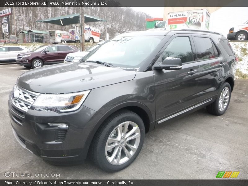 Magnetic / Medium Black 2019 Ford Explorer XLT 4WD