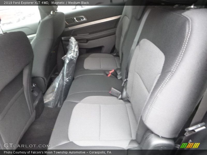 Magnetic / Medium Black 2019 Ford Explorer XLT 4WD