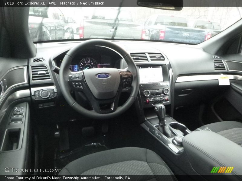 Magnetic / Medium Black 2019 Ford Explorer XLT 4WD