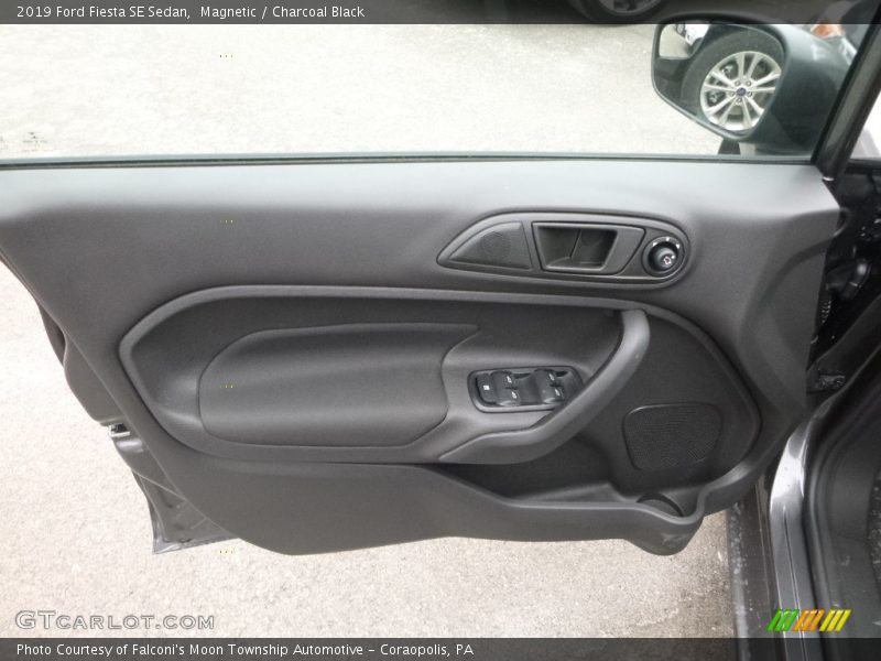 Magnetic / Charcoal Black 2019 Ford Fiesta SE Sedan