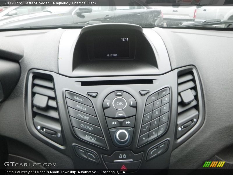Magnetic / Charcoal Black 2019 Ford Fiesta SE Sedan