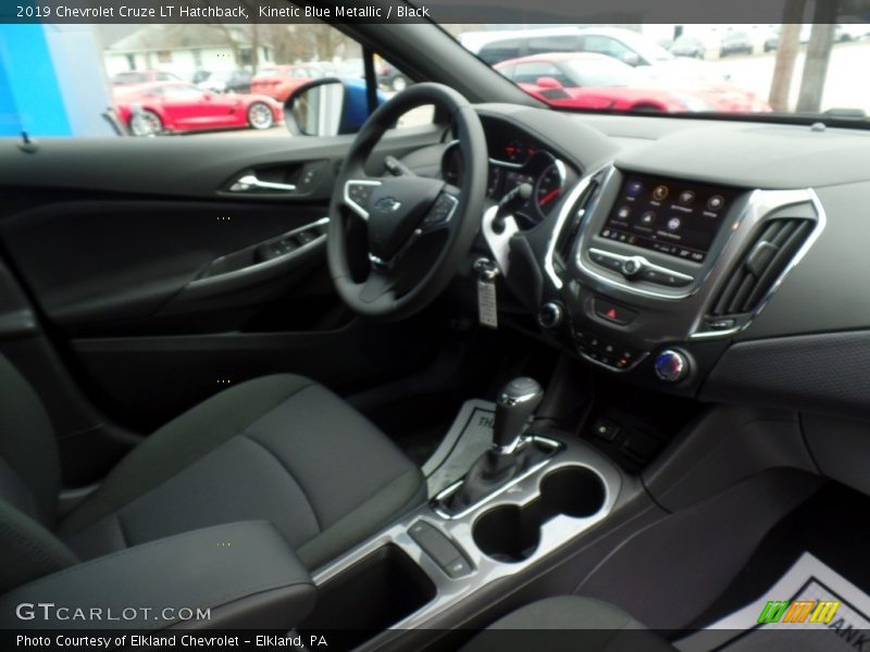 Kinetic Blue Metallic / Black 2019 Chevrolet Cruze LT Hatchback