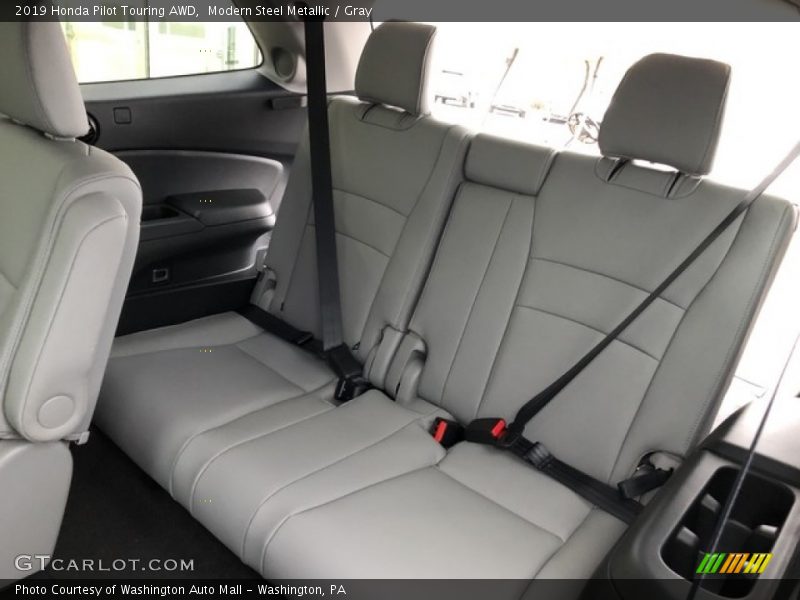 Modern Steel Metallic / Gray 2019 Honda Pilot Touring AWD