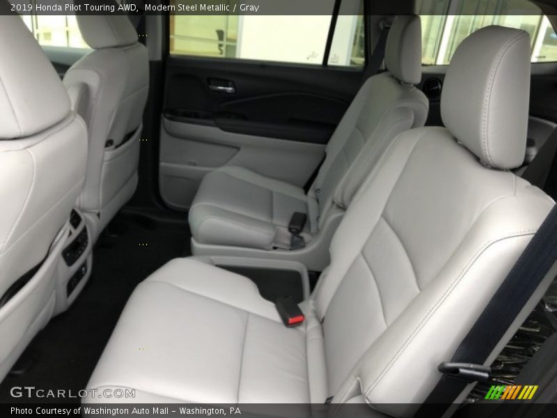 Modern Steel Metallic / Gray 2019 Honda Pilot Touring AWD