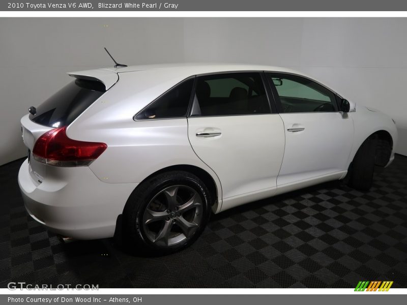 Blizzard White Pearl / Gray 2010 Toyota Venza V6 AWD